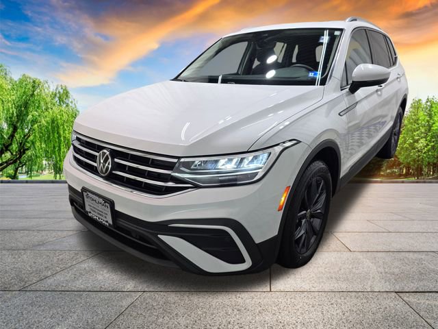 Certified 2022 Volkswagen Tiguan SE image 8