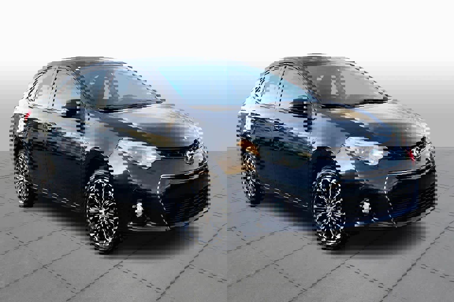 Used 2016 Toyota Corolla S Premium image 3