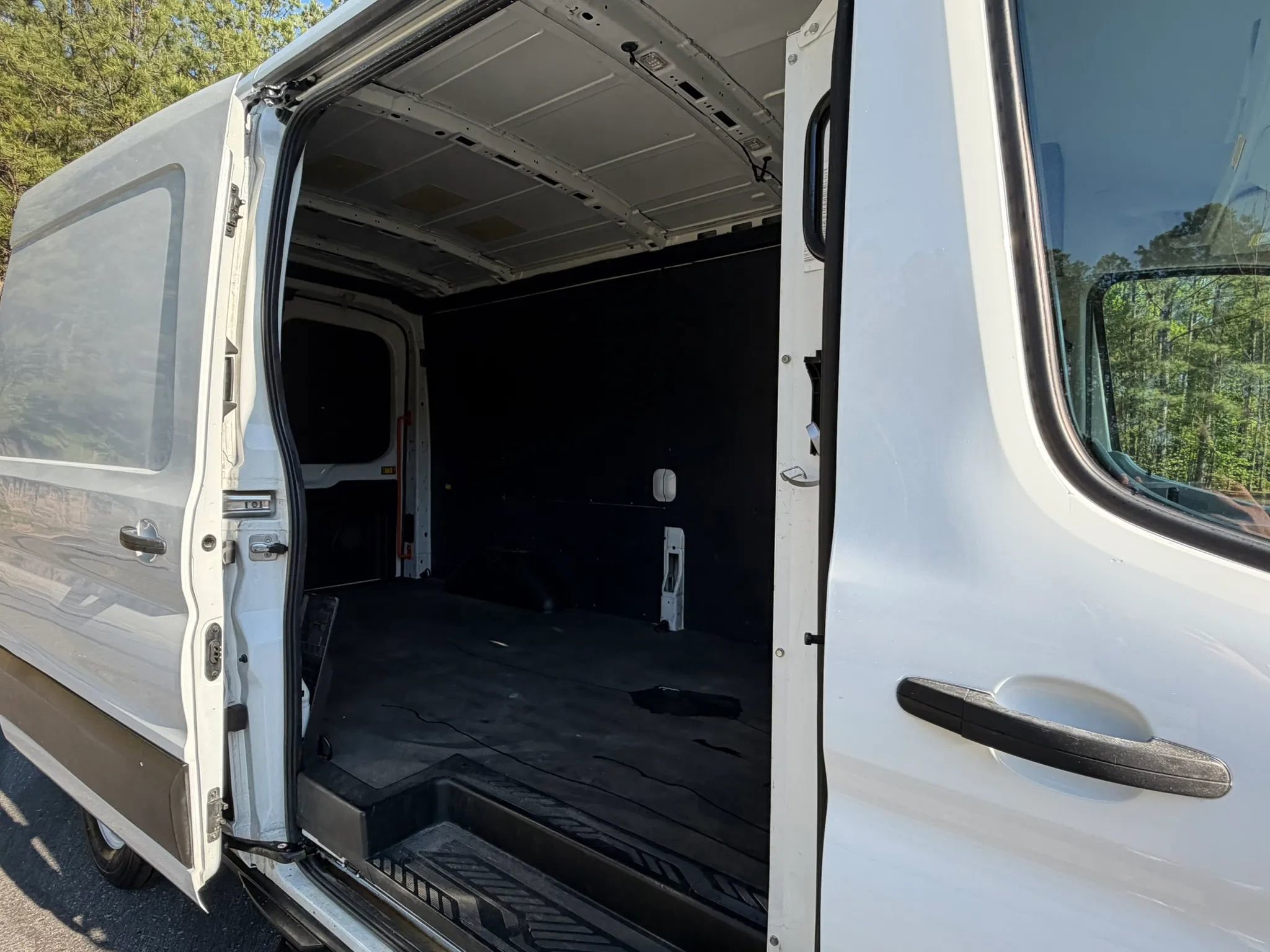 Used 2019 Ford Transit 150 148 Medium Roof image 10