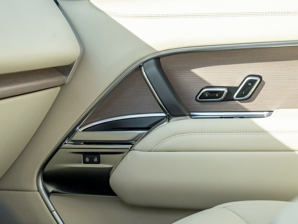 New 2025 Land Rover Range Rover Autobiography image 16