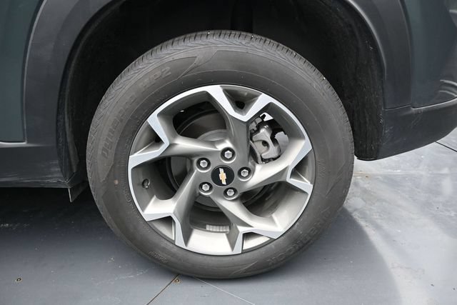 Used 2025 Chevrolet Trax LT w/ LT Convenience Package FWD image 10