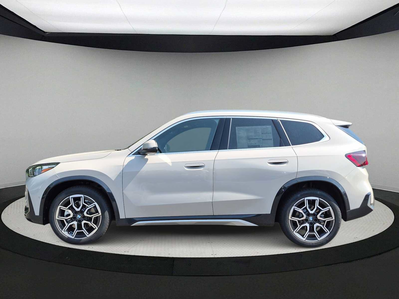 New 2027 BMW X1 xDrive28i AWD/4WD image 5