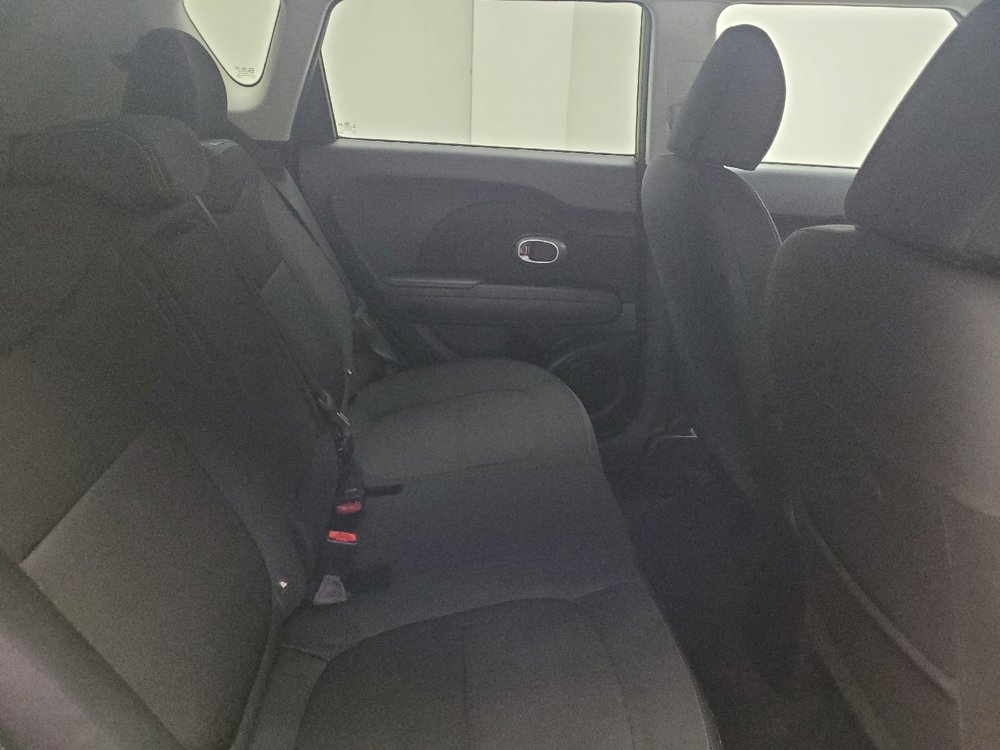 Used 2014 Kia Soul FWD image 19