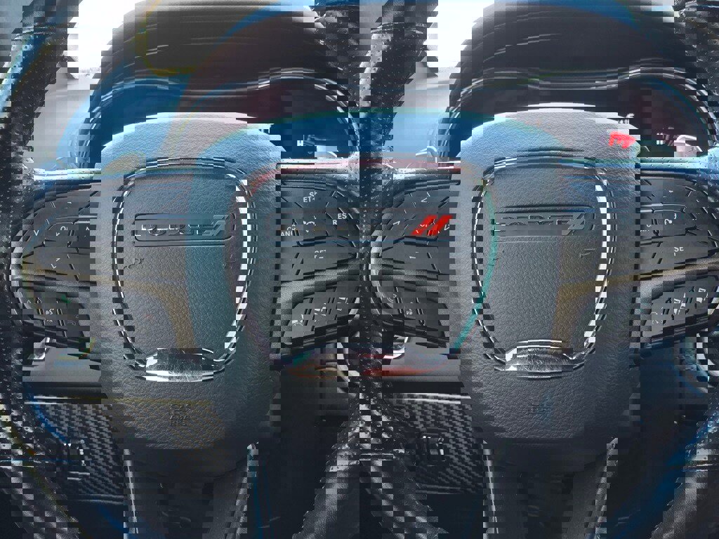 Used 2020 Dodge Durango R/T w/ Technology Group image 18