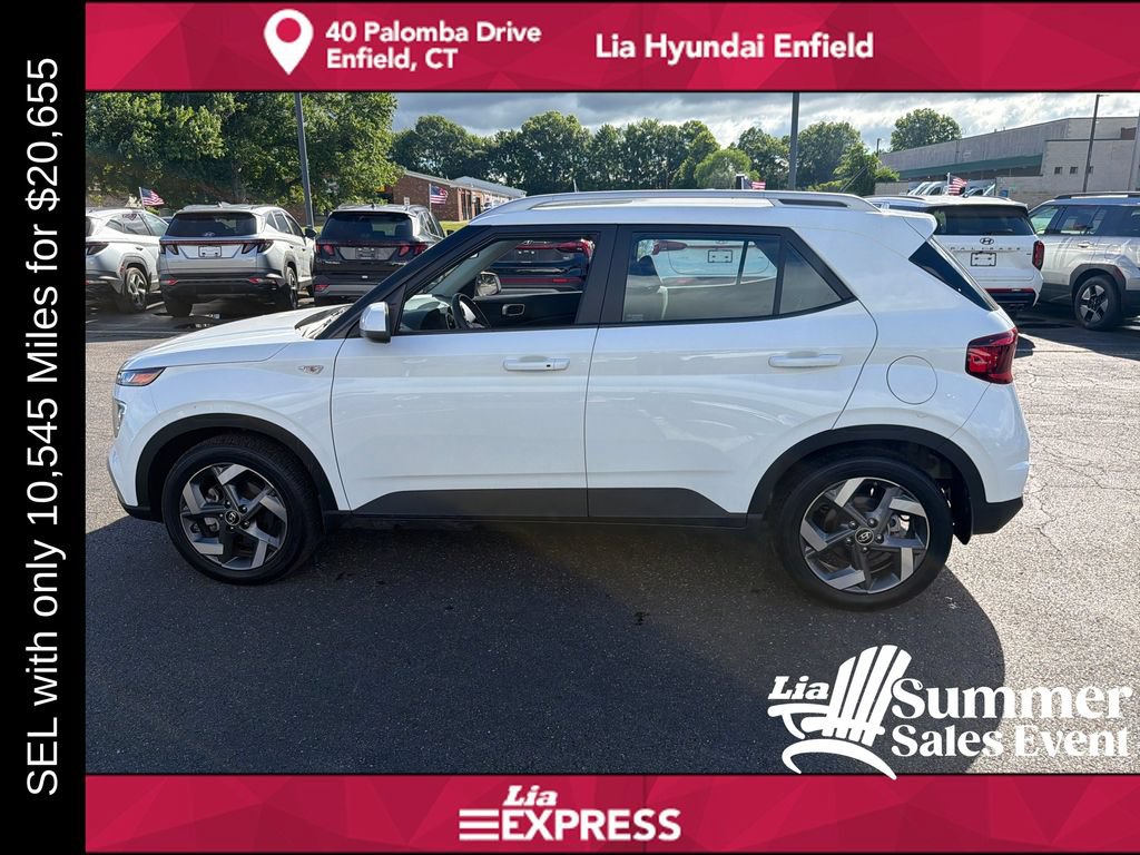 Used 2024 Hyundai Venue SEL FWD image 6