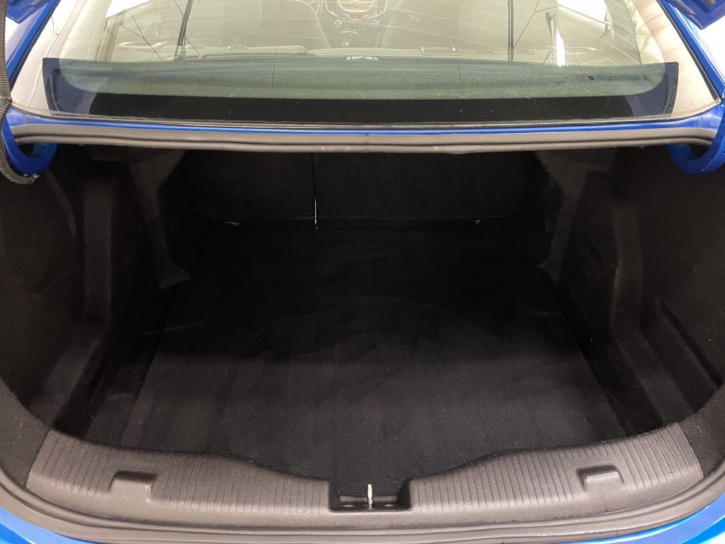 Used 2018 Chevrolet Cruze LT w/ Convenience Package FWD image 38