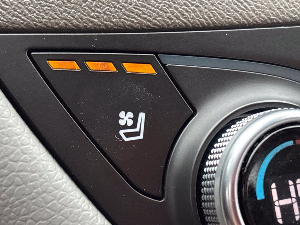 Used 2019 Chevrolet Malibu Premier w/ Sun and Wheel Package FWD image 30