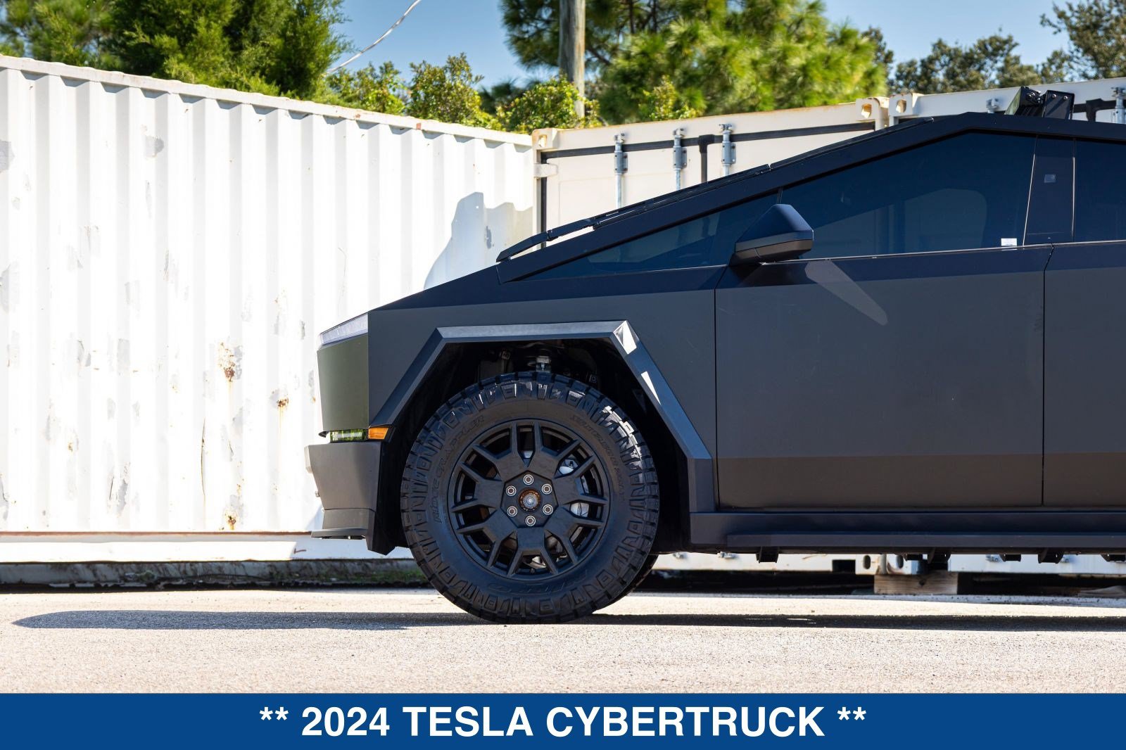 Used 2024 Tesla Cybertruck Cyberbeast AWD/4WD image 28