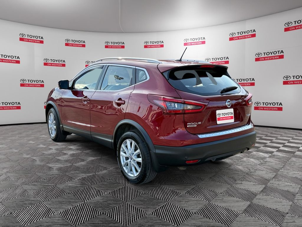 Used 2022 Nissan Rogue Sport SV w/ Technology Package image 5