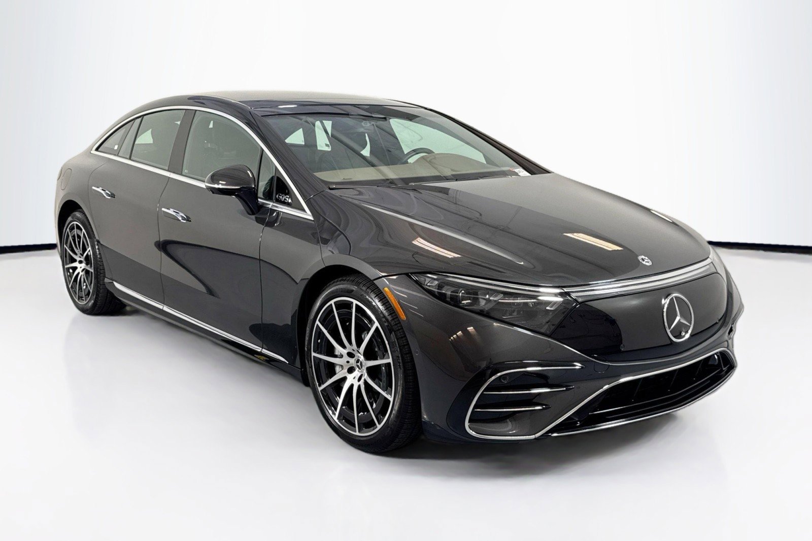 Certified 2023 Mercedes-Benz EQS 580 4MATIC Sedan image 3