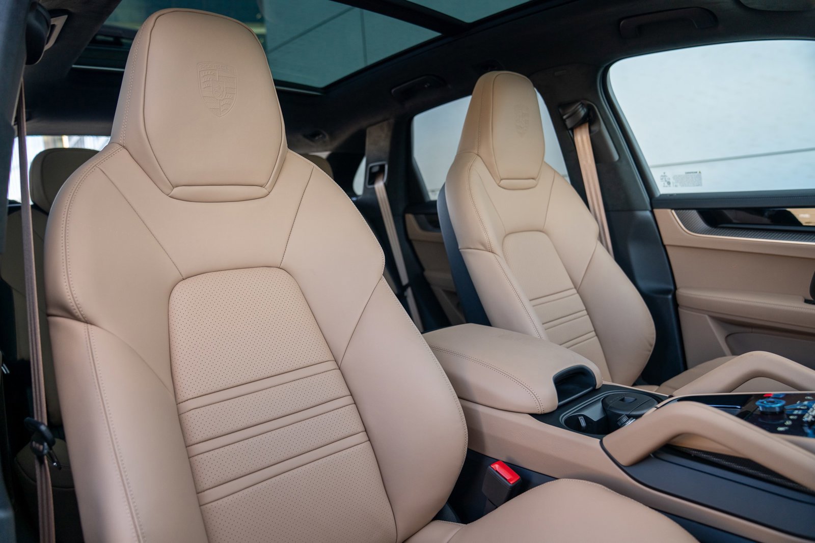 New 2026 Porsche Cayenne GTS AWD/4WD image 28