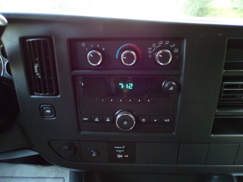 Used 2012 Chevrolet Express 2500 RWD image 32