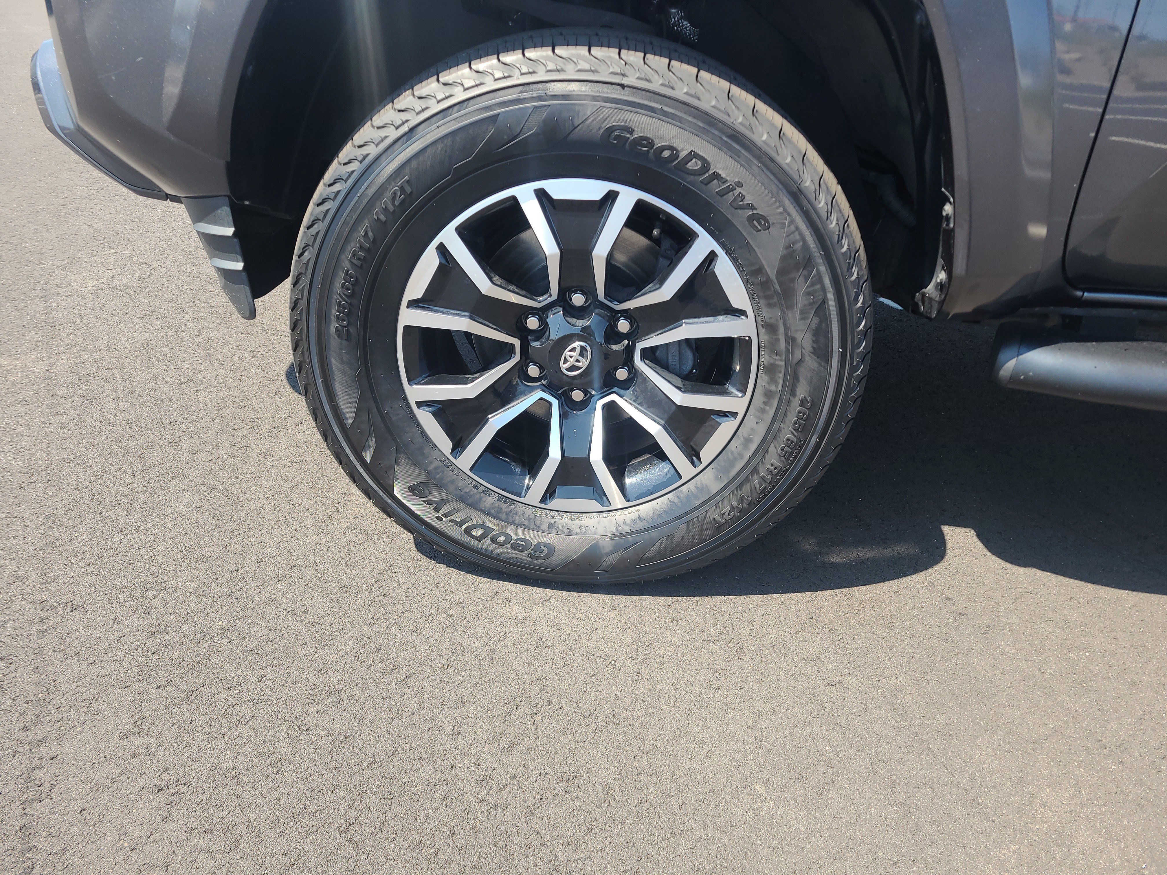 Certified 2023 Toyota Tacoma TRD Sport AWD/4WD image 9