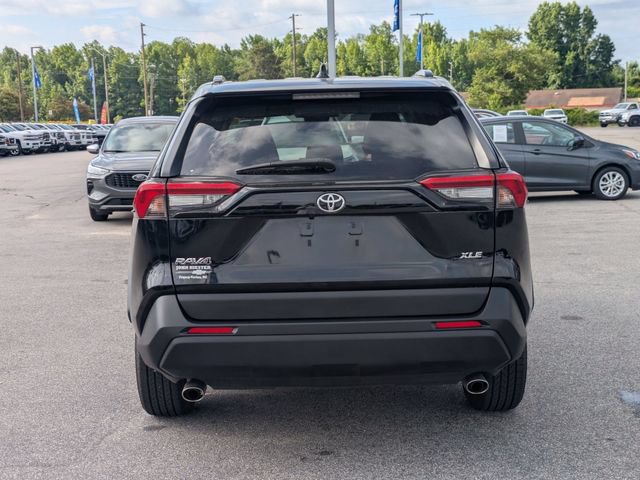Used 2022 Toyota RAV4 XLE FWD image 4