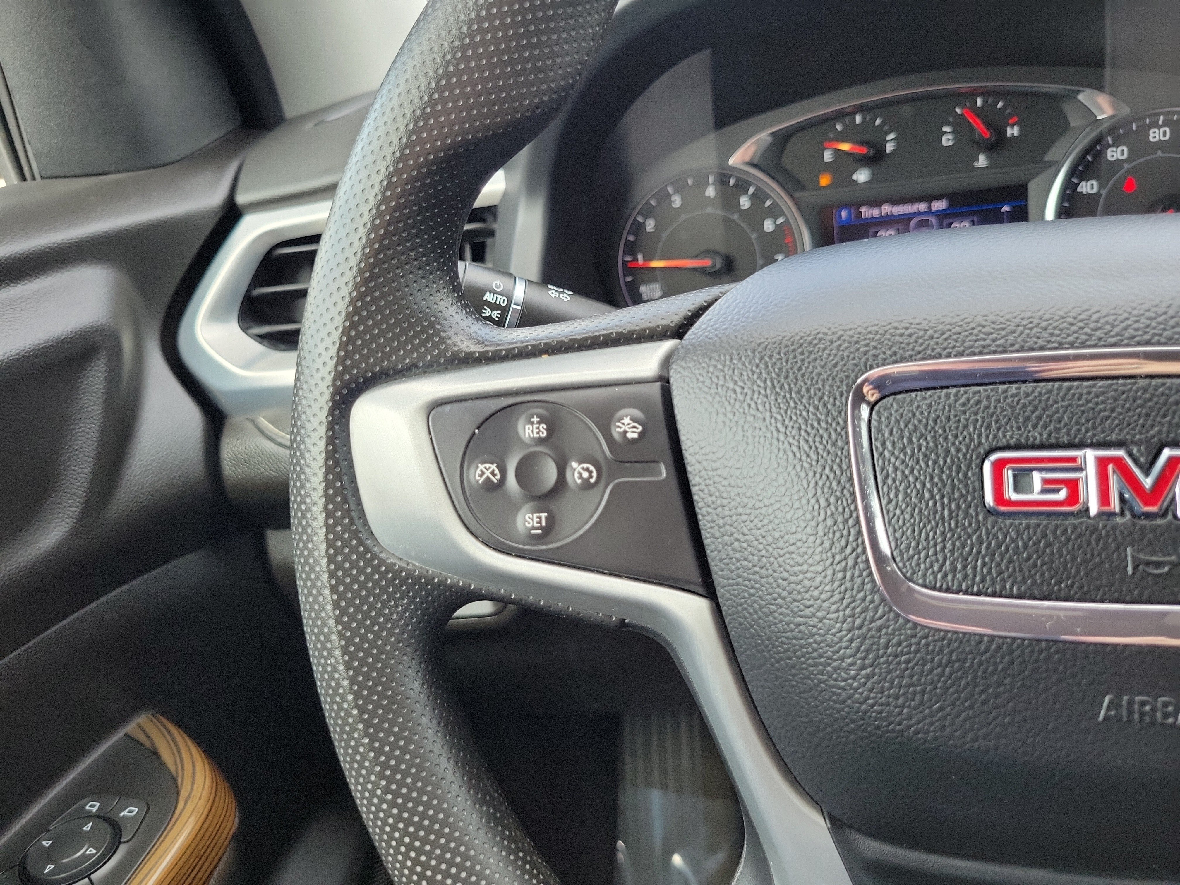 Used 2023 GMC Acadia SLE w/ Driver Convenience Package FWD image 20