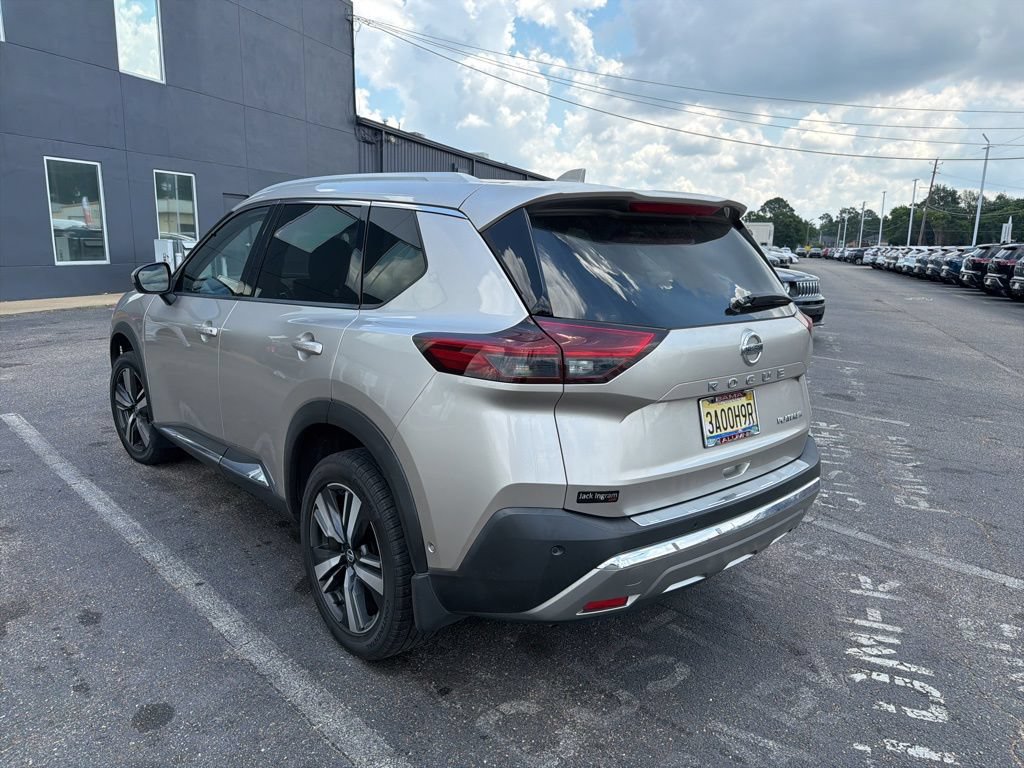 Used 2021 Nissan Rogue Platinum FWD image 3