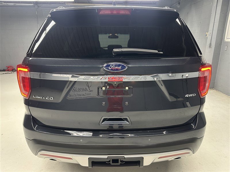 Used 2017 Ford Explorer Limited w/ Equipment Group 301A AWD/4WD image 11
