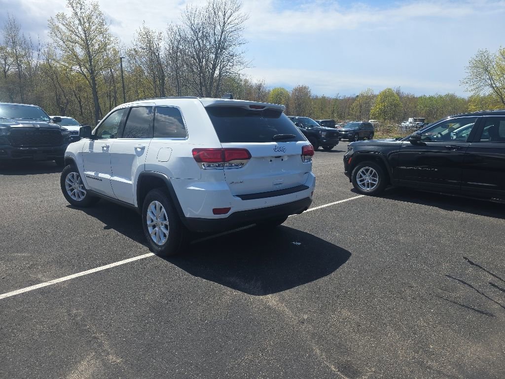 Used 2022 Jeep Grand Cherokee Laredo E AWD/4WD image 4
