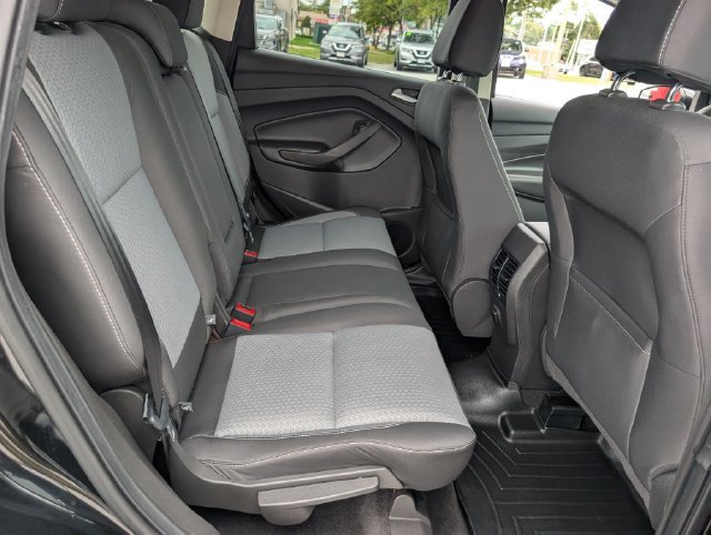 Used 2017 Ford Escape SE FWD image 12
