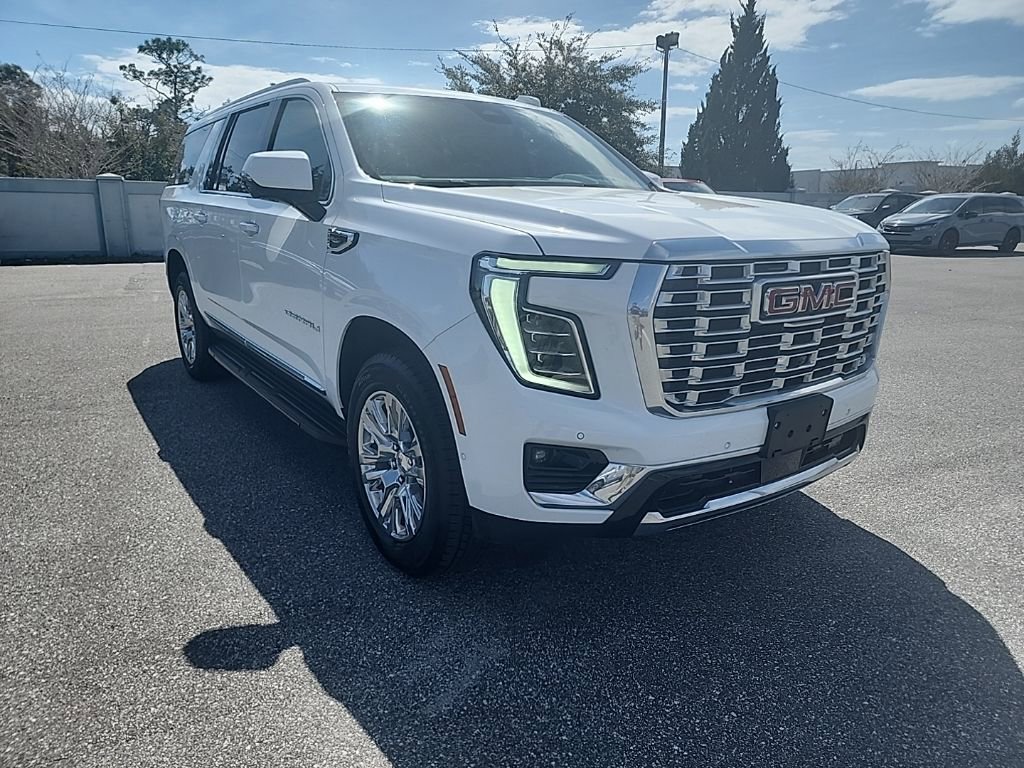 Used 2025 GMC Yukon XL Denali image 3