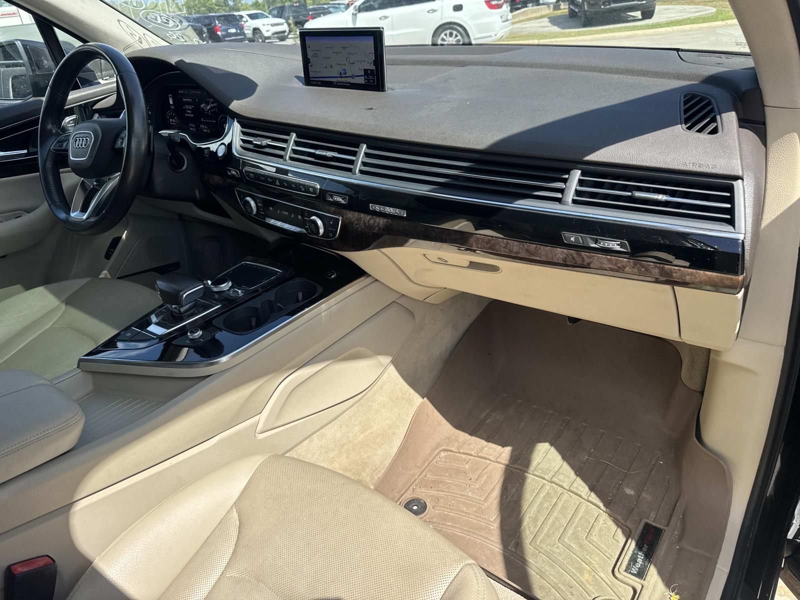Used 2019 Audi Q7 3.0T Prestige w/ Prestige Package AWD/4WD image 12