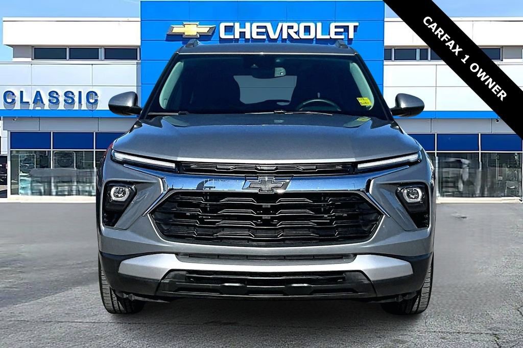 Used 2024 Chevrolet TrailBlazer LT w/ Convenience Package image 2