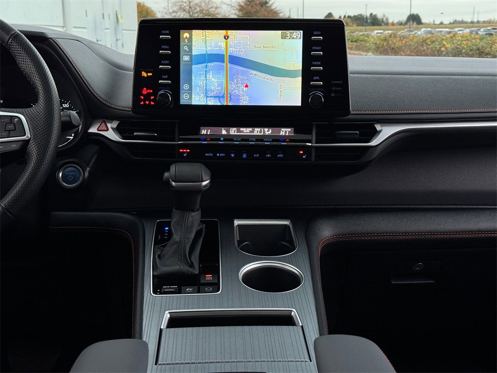 Certified 2024 Toyota Sienna XSE image 17