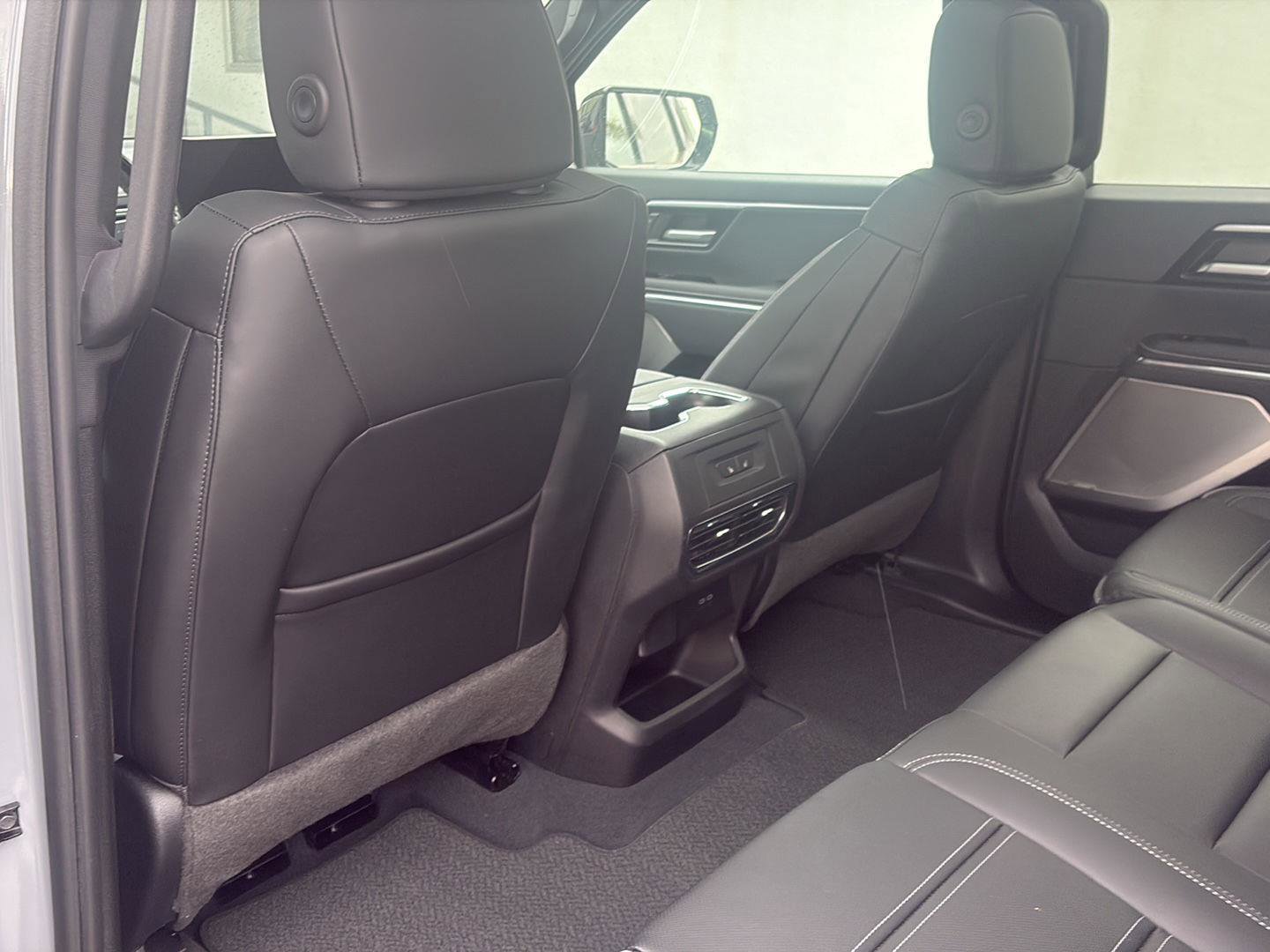 Used 2024 GMC Sierra EV Denali AWD/4WD image 28