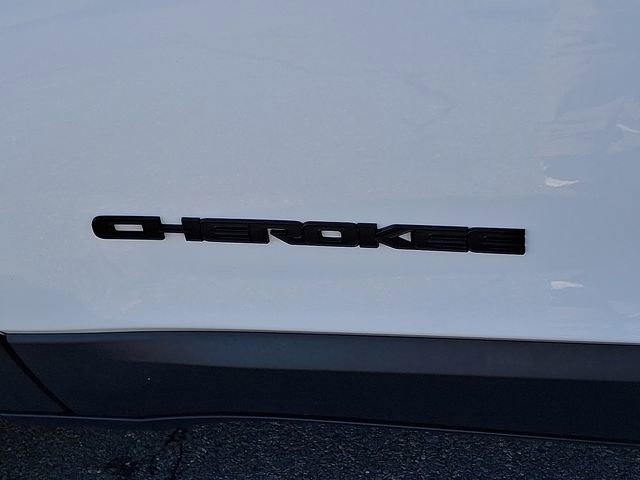 Used 2021 Jeep Cherokee Latitude Plus image 30