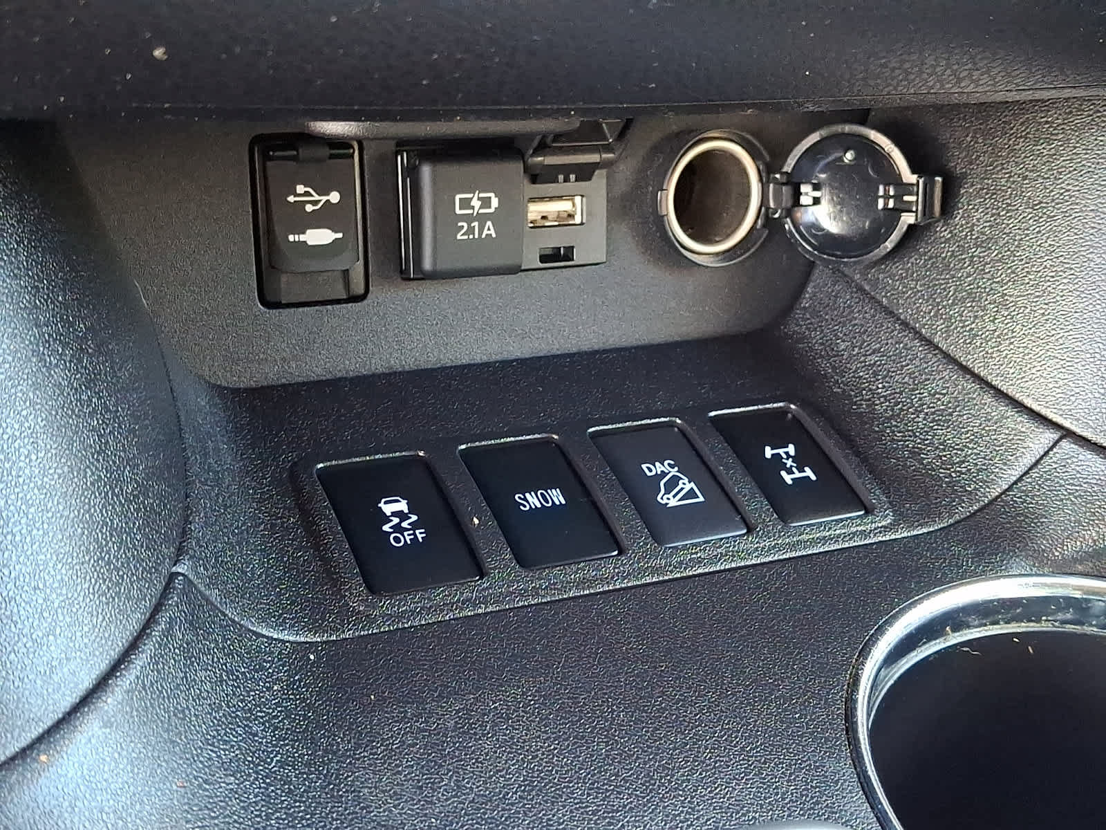 Used 2019 Toyota Highlander SE AWD/4WD image 30