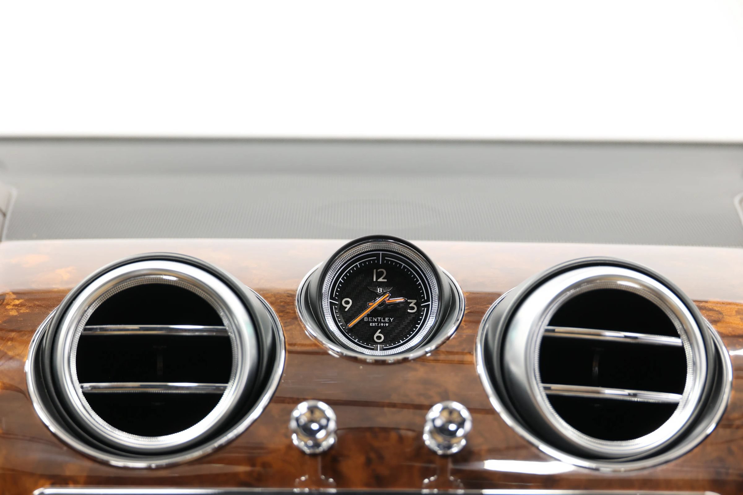 Used 2018 Bentley Bentayga AWD/4WD image 36