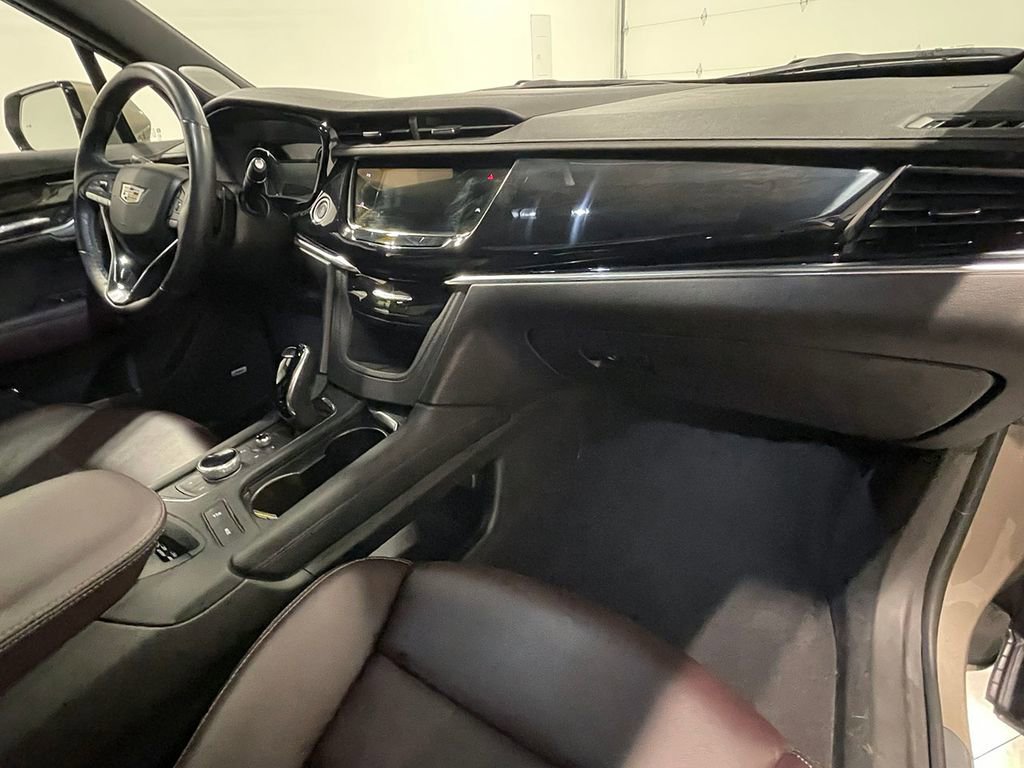 Used 2023 Cadillac XT6 Premium Luxury image 32