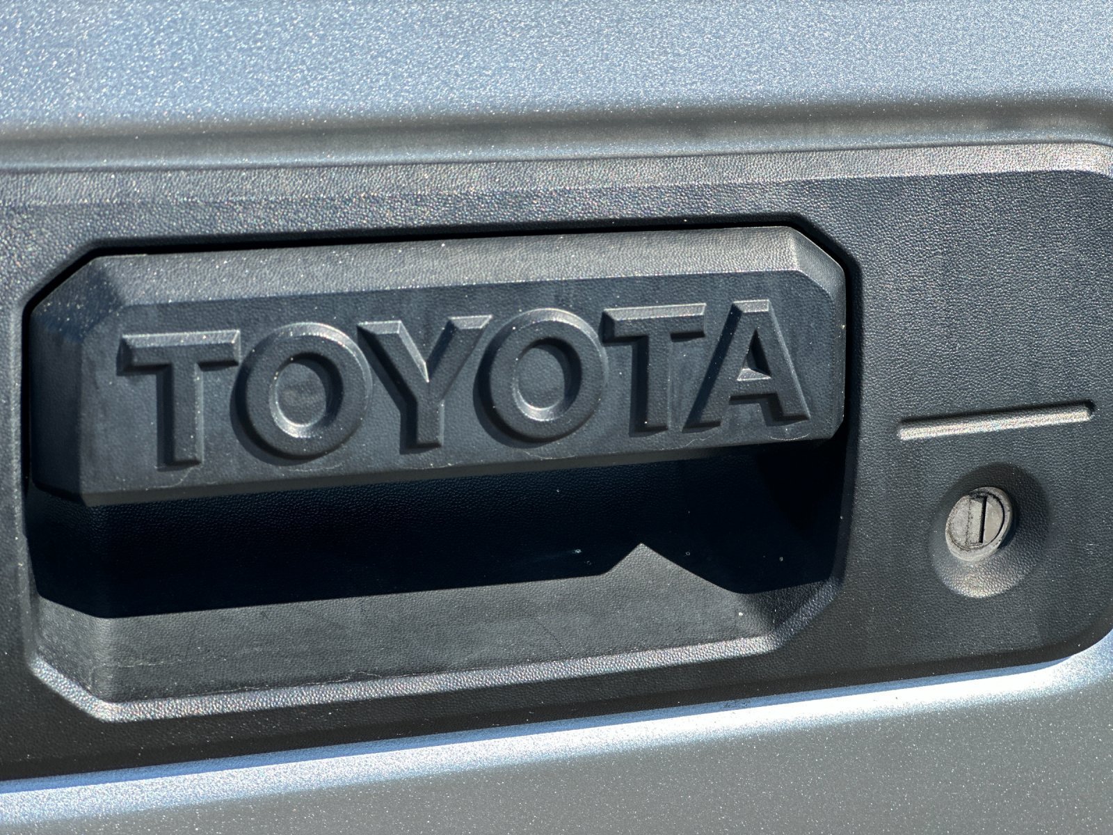 Used 2023 Toyota Tacoma SR w/ SR Convenience Package RWD image 37
