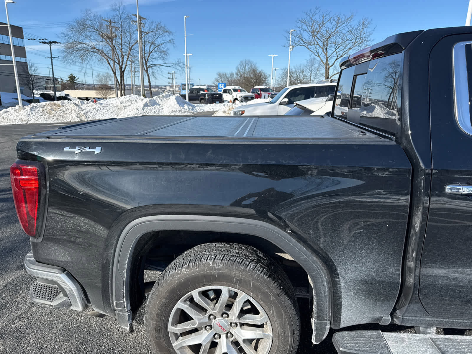 Used 2021 GMC Sierra 1500 SLT w/ SLT Premium Package image 4