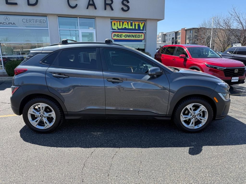 Used 2022 Hyundai Kona SEL FWD image 2