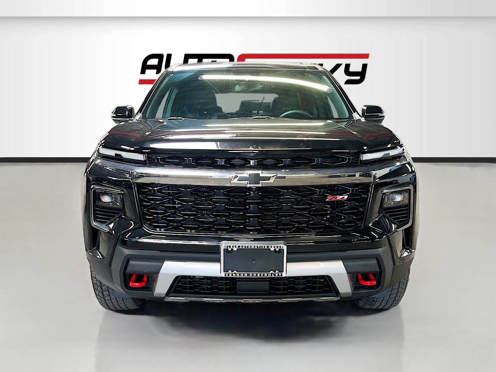 Used 2025 Chevrolet Traverse Z71 w/ Driver Confidence Package AWD/4WD image 2