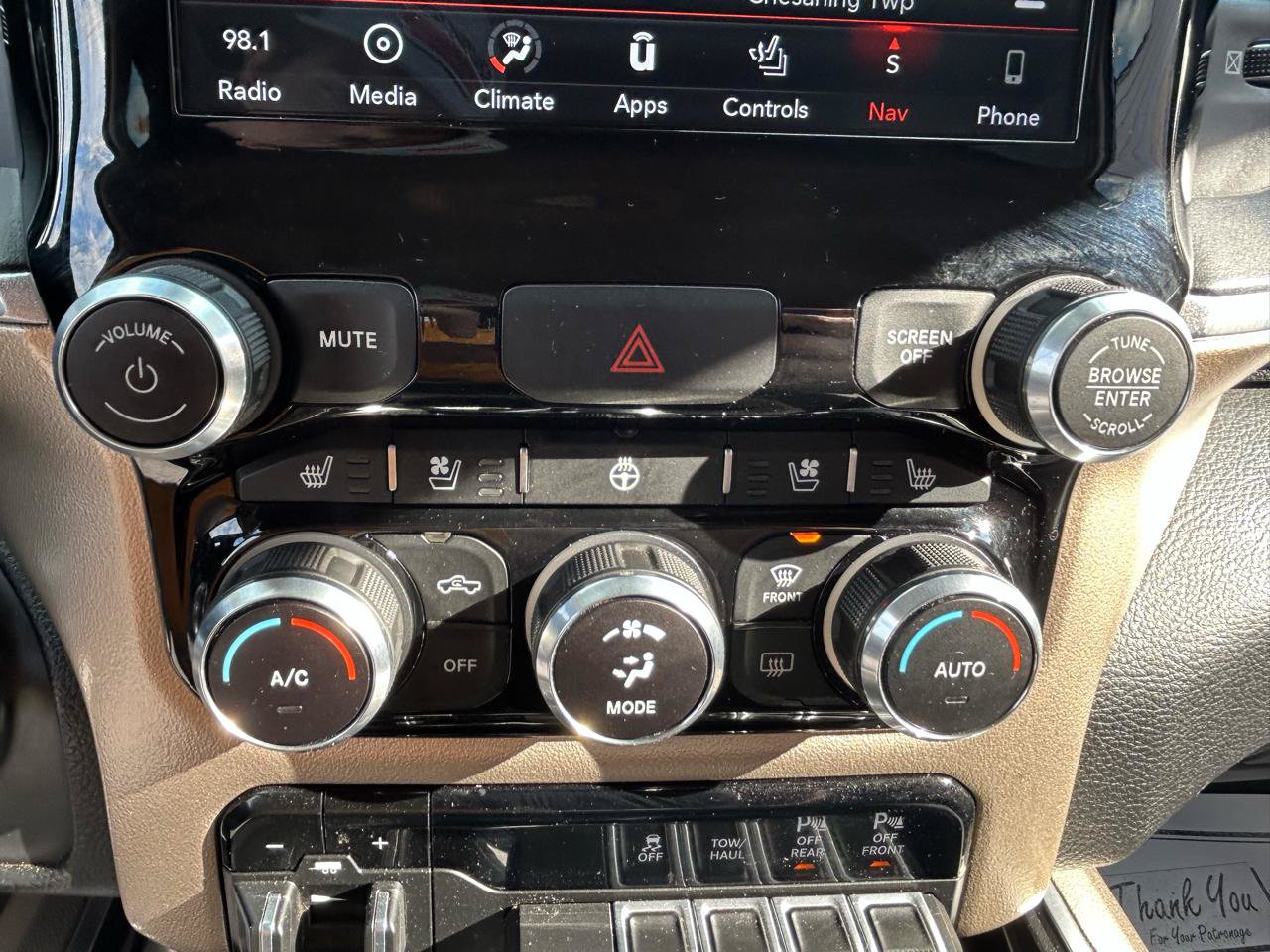 Used 2019 RAM 1500 Laramie AWD/4WD image 26