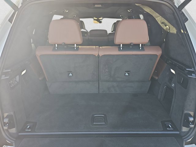 Used 2025 BMW X7 xDrive40i w/ M Sport Package image 13