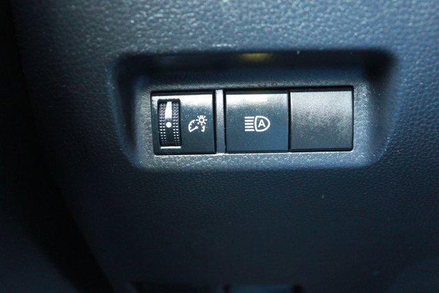 Used 2021 Toyota RAV4 LE image 16