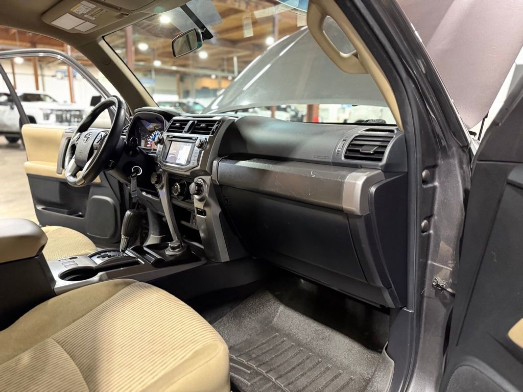 Used 2016 Toyota 4Runner SR5 image 17