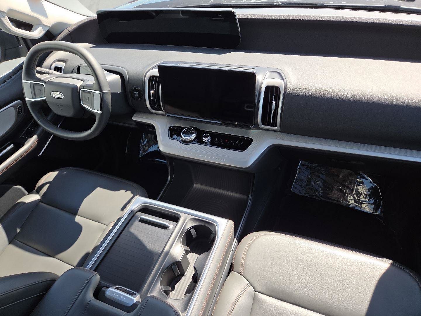Used 2025 Ford Expedition Active AWD/4WD image 21