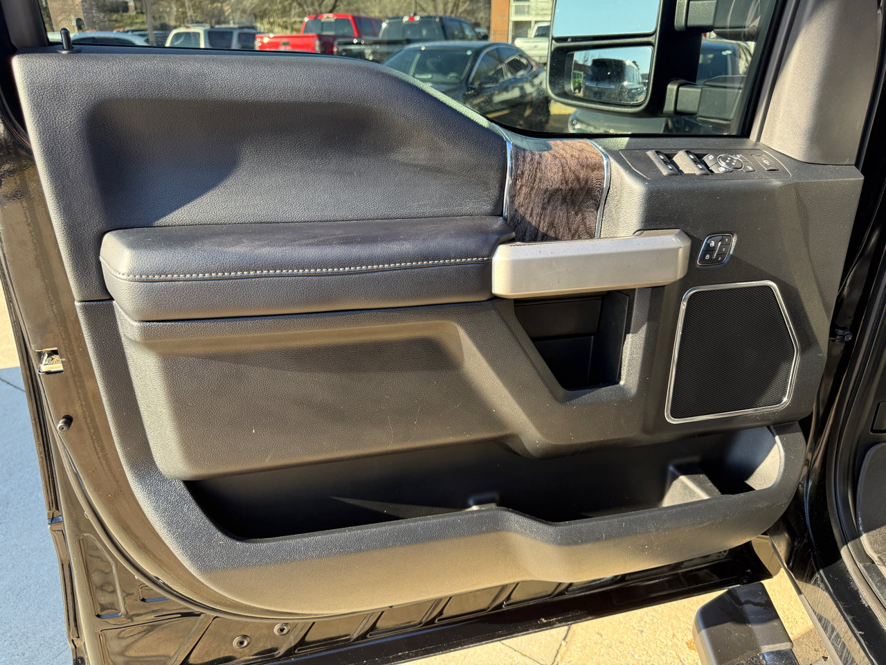 Used 2017 Ford F250 Lariat w/ Lariat Ultimate Package image 14