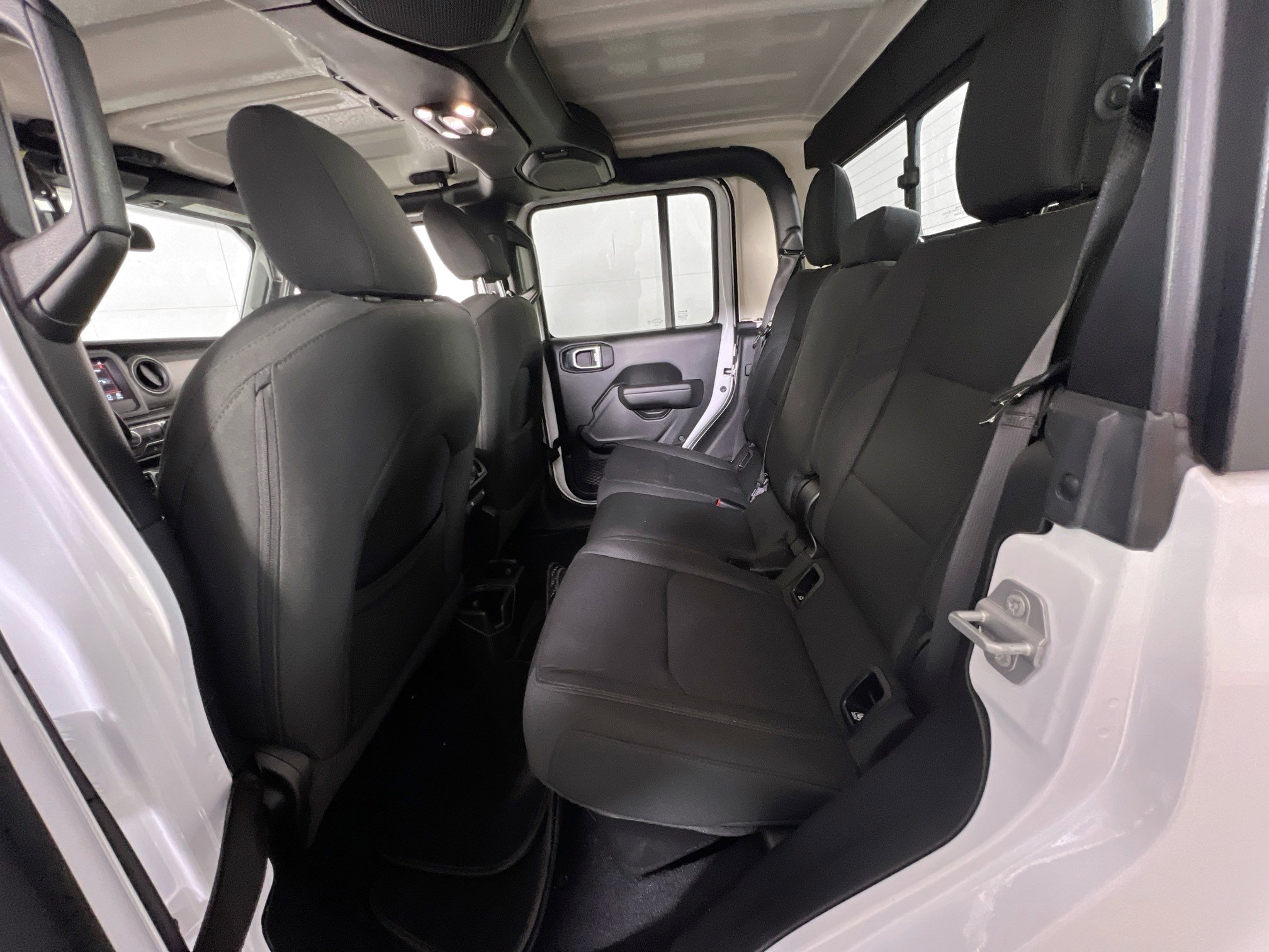 Used 2022 Jeep Gladiator Willys image 21