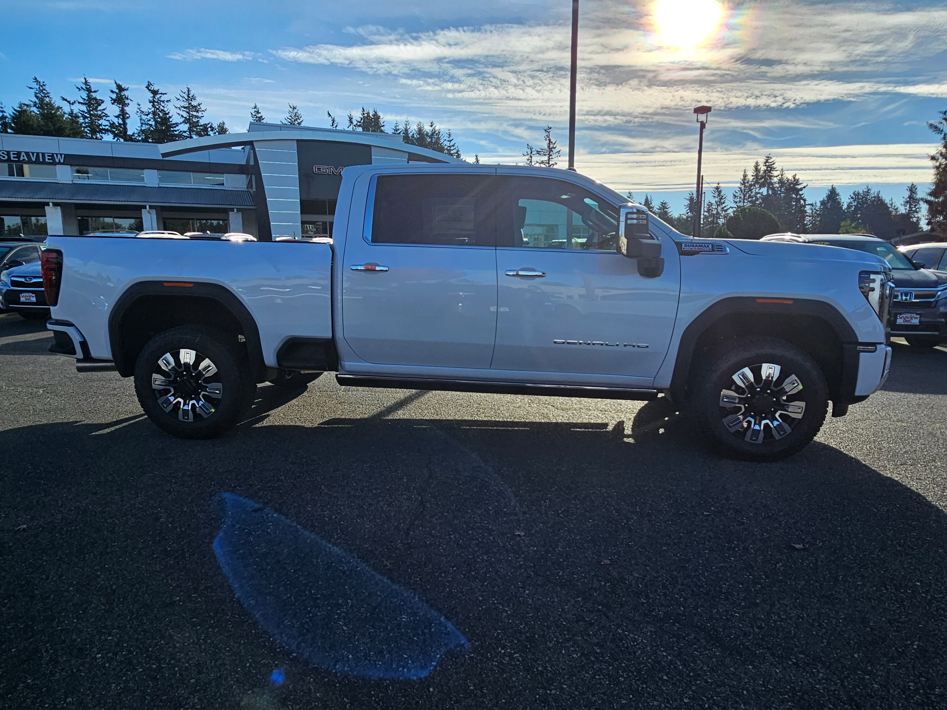 New 2026 GMC Sierra 2500 Denali w/ Denali Reserve Package image 8