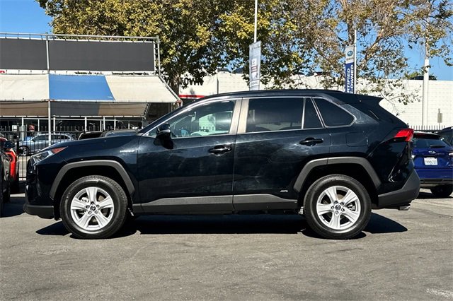 Used 2021 Toyota RAV4 XLE image 7