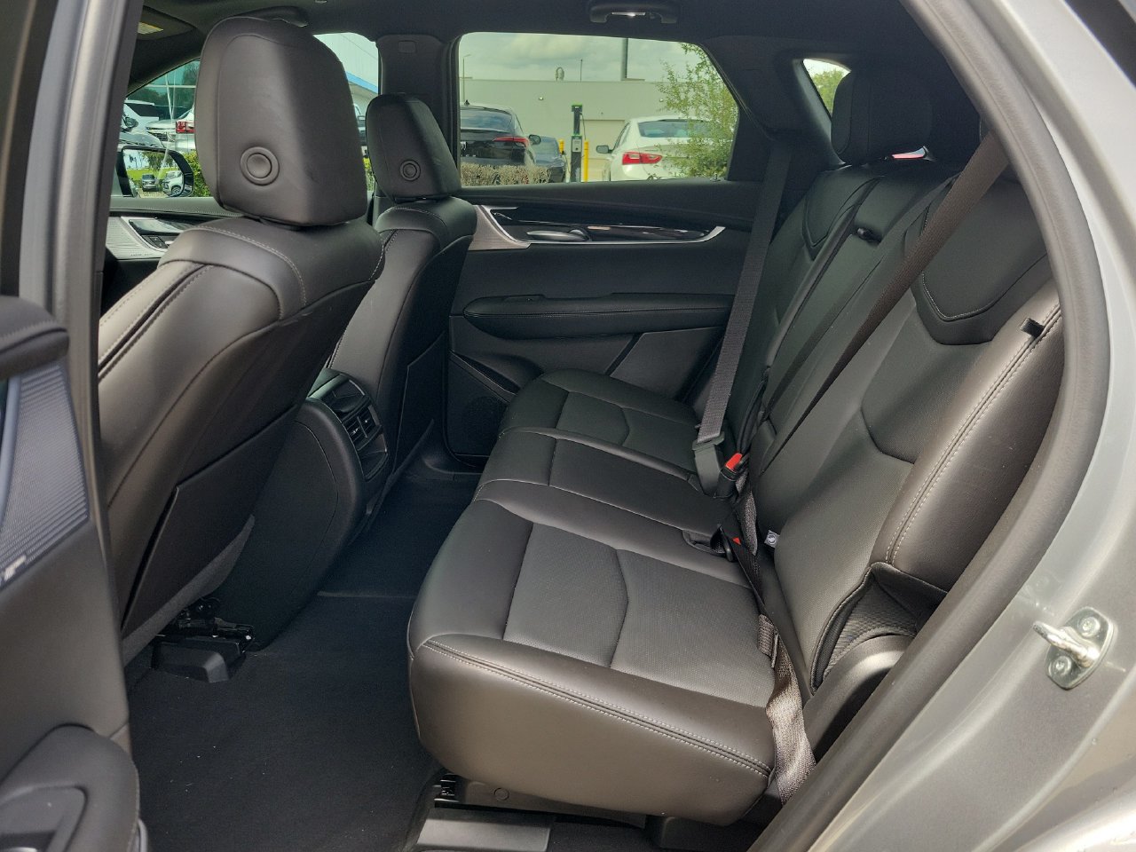 Certified 2025 Cadillac XT5 Premium Luxury w/ LPO, Floor Liner Package AWD/4WD image 12