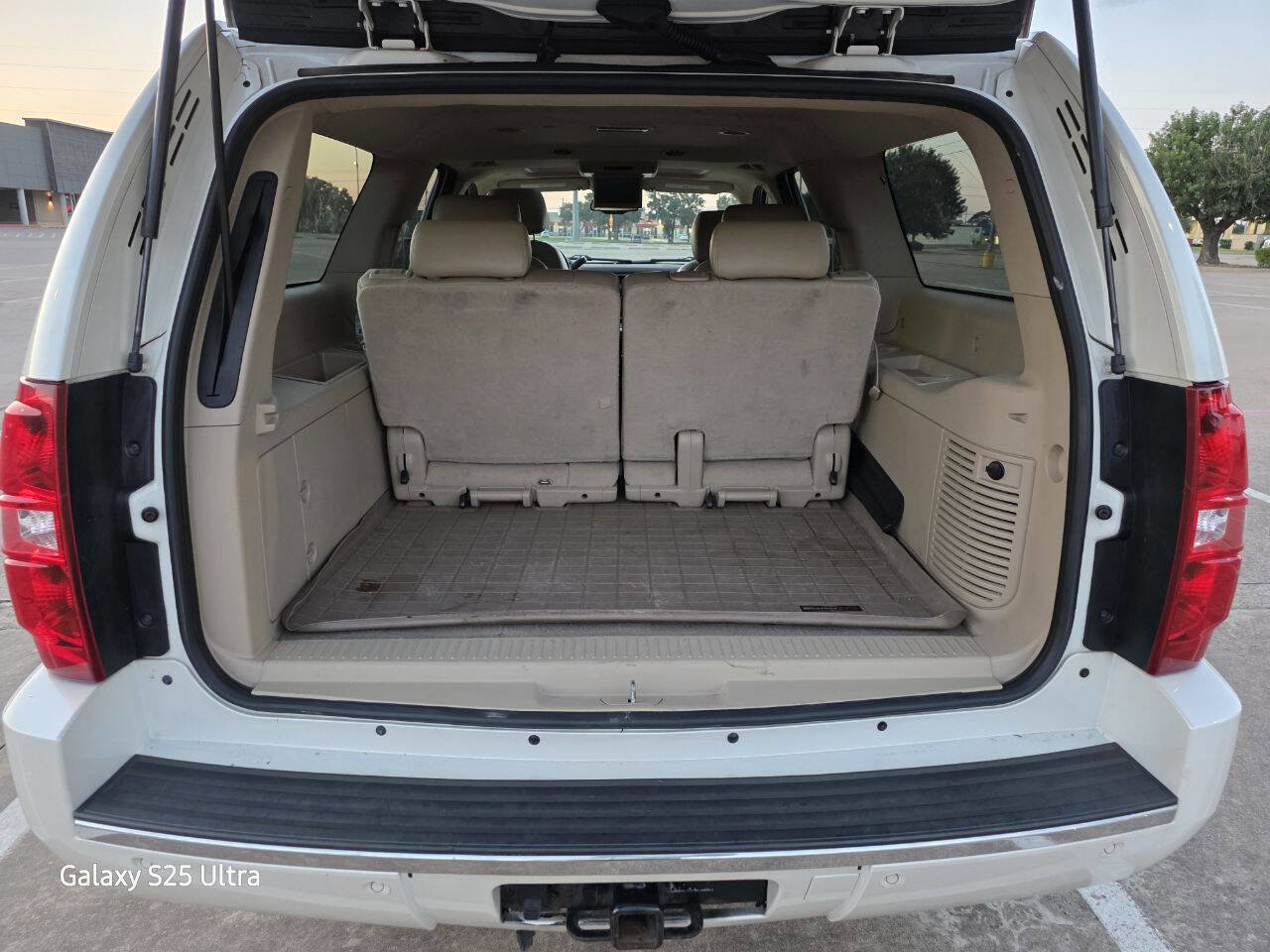 Used 2010 Chevrolet Suburban LTZ AWD/4WD image 25