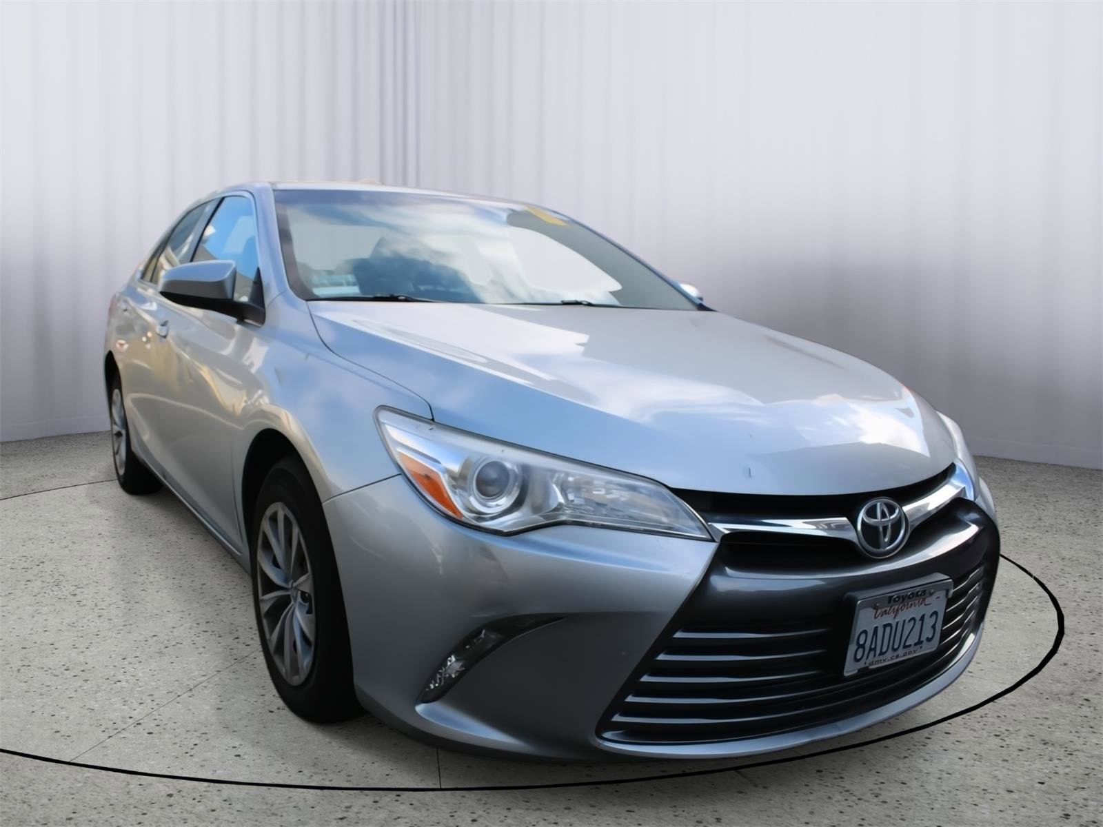 Used 2017 Toyota Camry LE image 1