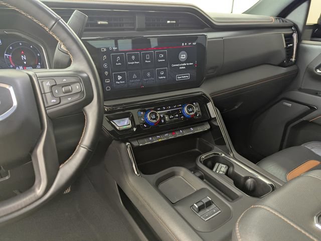 Used 2024 GMC Sierra 2500 AT4 w/ Technology Package AWD/4WD image 14