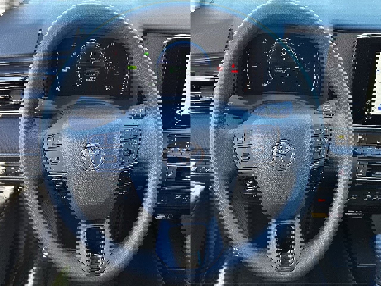 Used 2025 Toyota Camry LE image 11